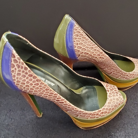 Ruthie David platform pumps - Picture 3 of 6